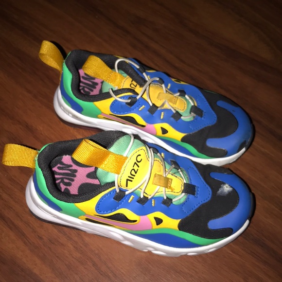 Nike - Picture 2 of 4